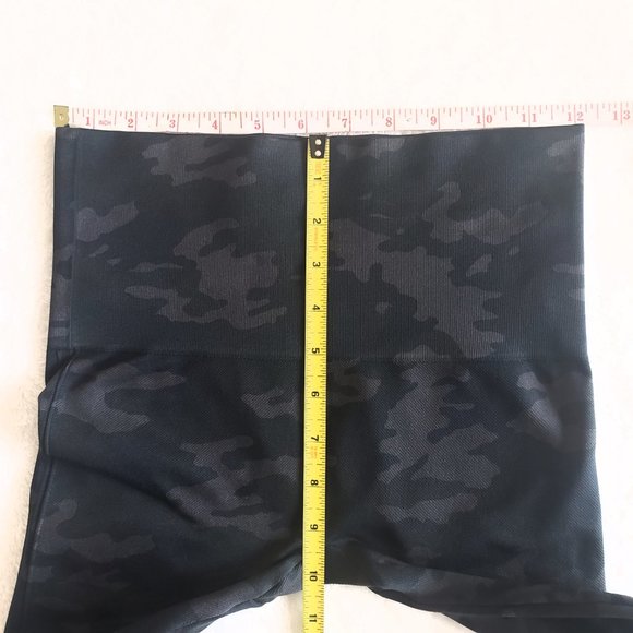 SPANX High Rise Seamless Camo Ankle Length Leggings SZ M - Picture 12 of 13